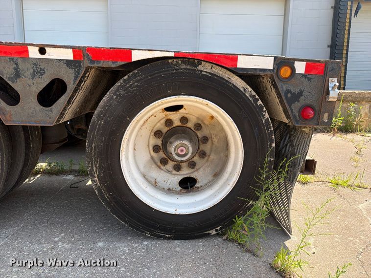 image for item YA4204 2005 X-l Specialized Trailers Inc lowboy equipment trailer
