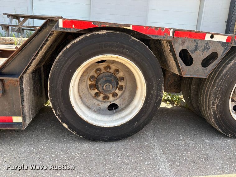image for item YA4204 2005 X-l Specialized Trailers Inc lowboy equipment trailer