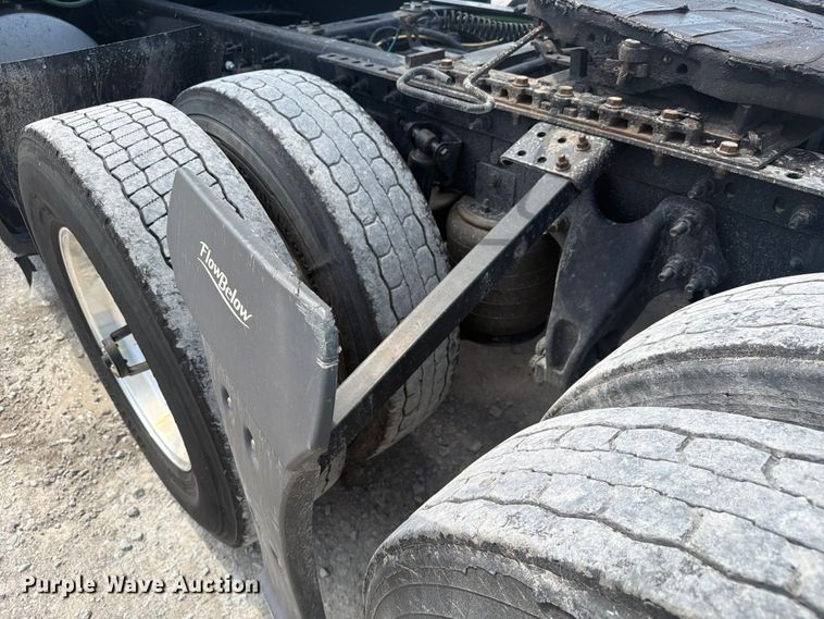 image for item YA4228 2022 International LT625 semi truck