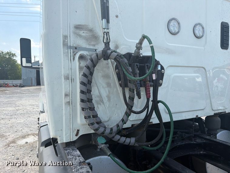 image for item YA4228 2022 International LT625 semi truck