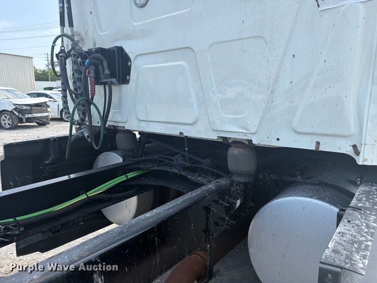 image for item YA4228 2022 International LT625 semi truck