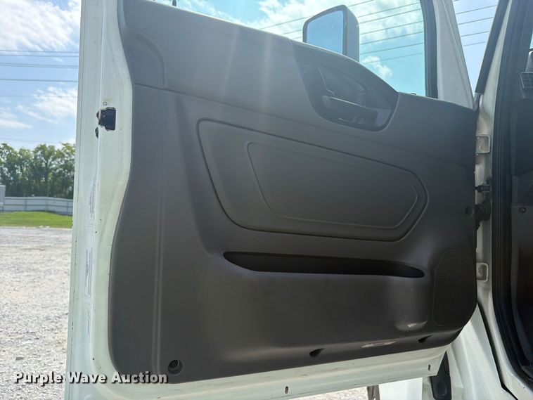 image for item YA4228 2022 International LT625 semi truck