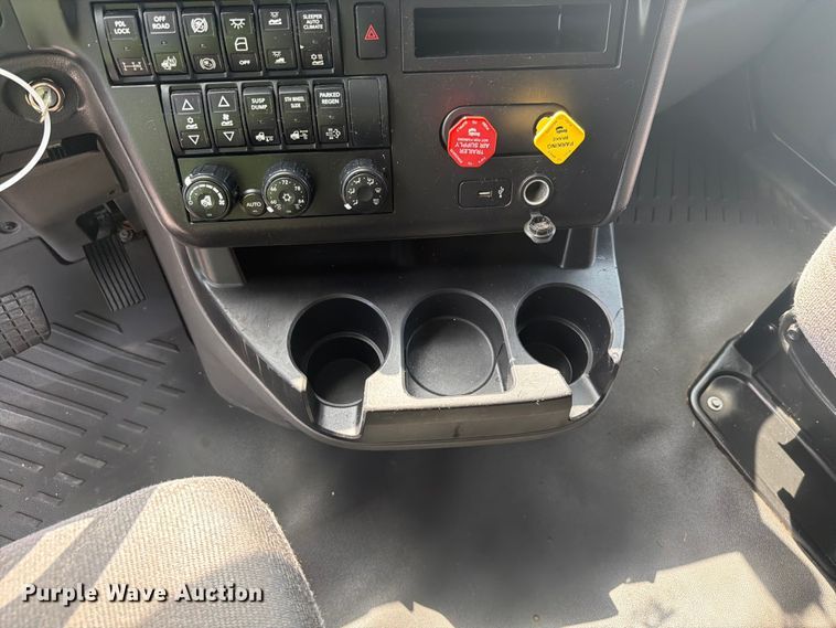 image for item YA4228 2022 International LT625 semi truck