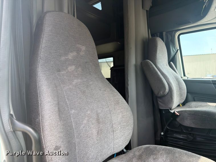 image for item YA4228 2022 International LT625 semi truck