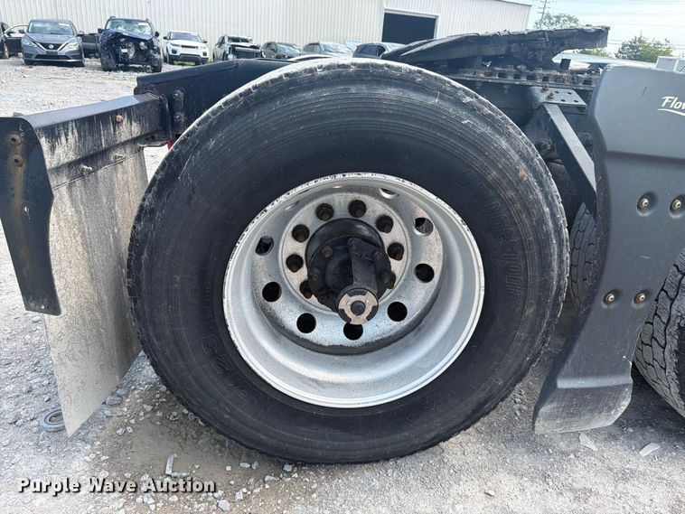 image for item YA4228 2022 International LT625 semi truck