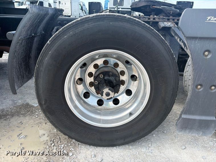 image for item YA4228 2022 International LT625 semi truck