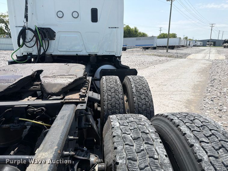 image for item YA4230 2022 International LT625 semi truck