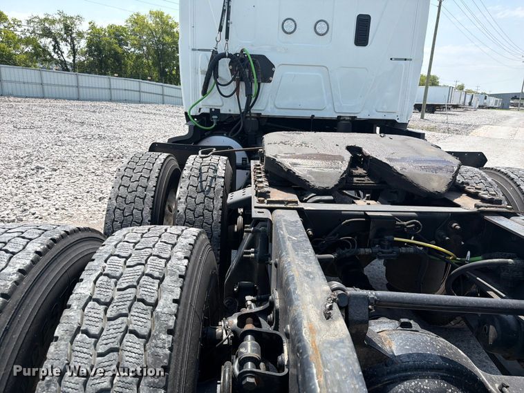 image for item YA4230 2022 International LT625 semi truck
