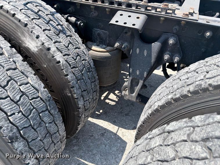 image for item YA4230 2022 International LT625 semi truck