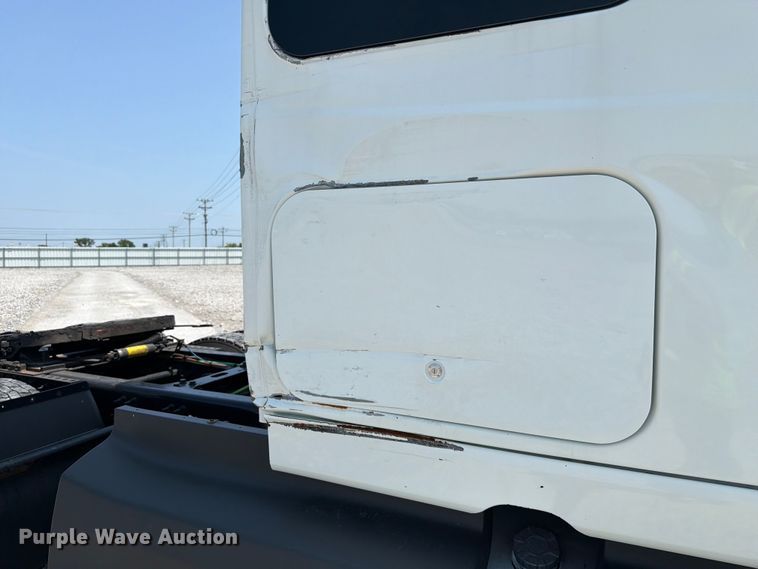image for item YA4230 2022 International LT625 semi truck