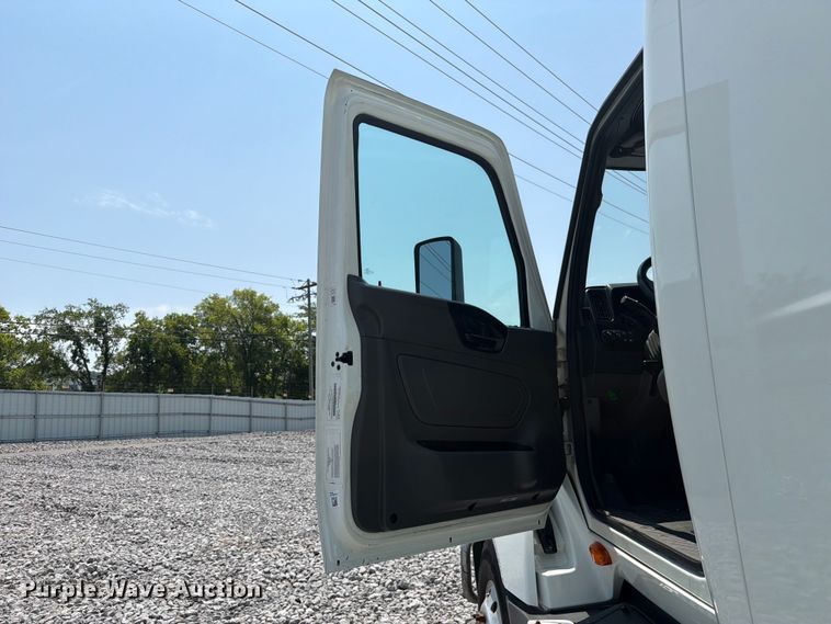 image for item YA4230 2022 International LT625 semi truck