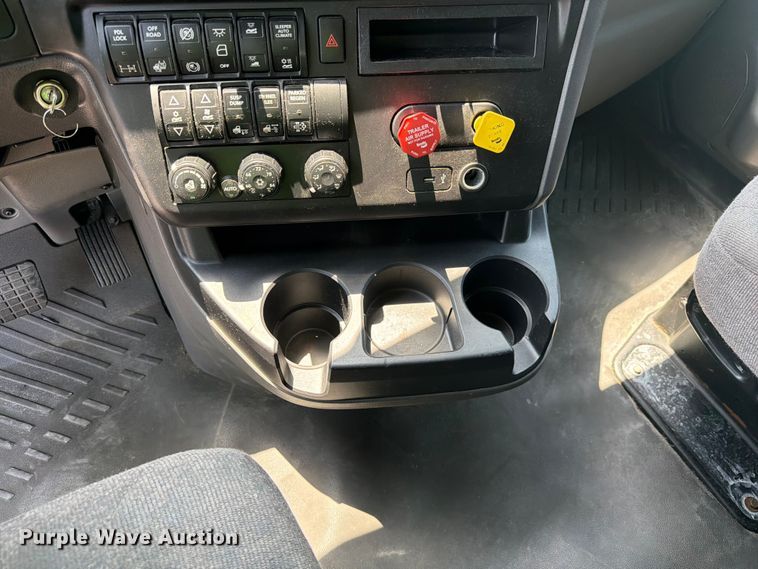 image for item YA4230 2022 International LT625 semi truck