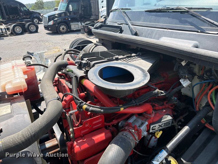 image for item YA4230 2022 International LT625 semi truck