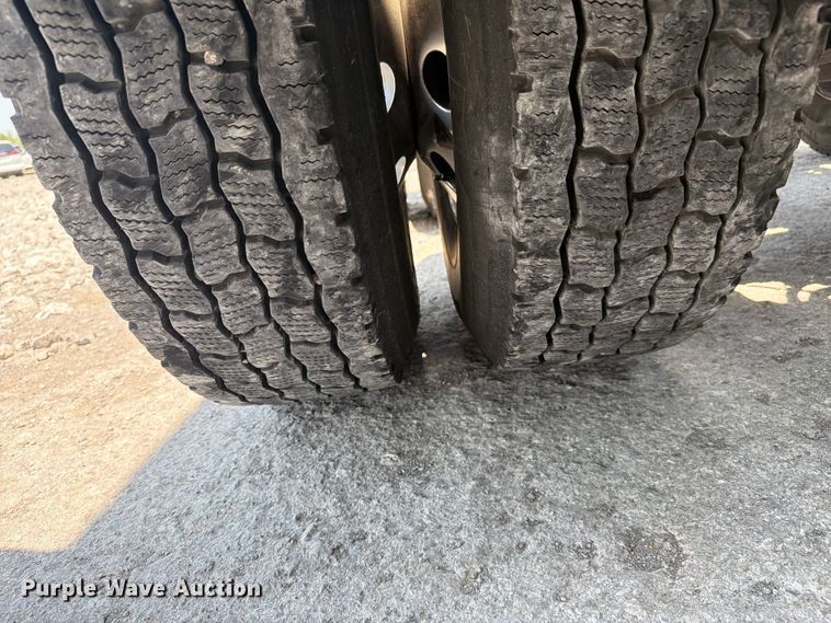 image for item YA4230 2022 International LT625 semi truck