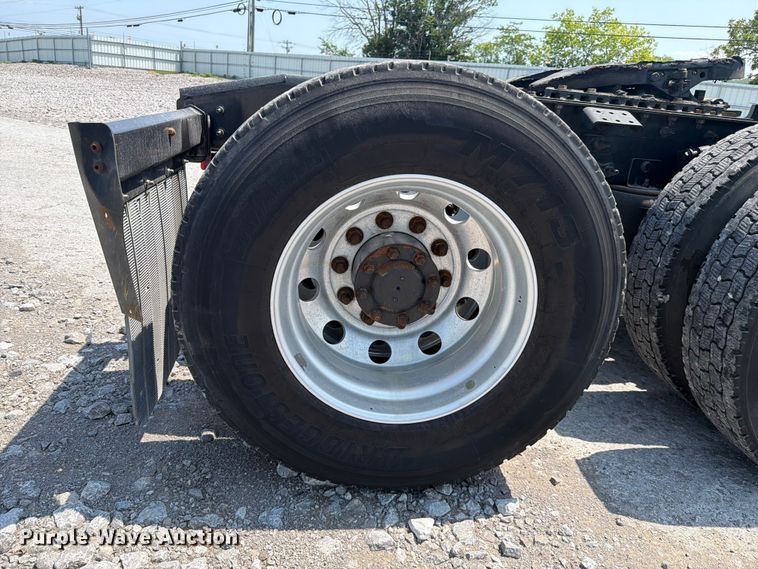 image for item YA4230 2022 International LT625 semi truck