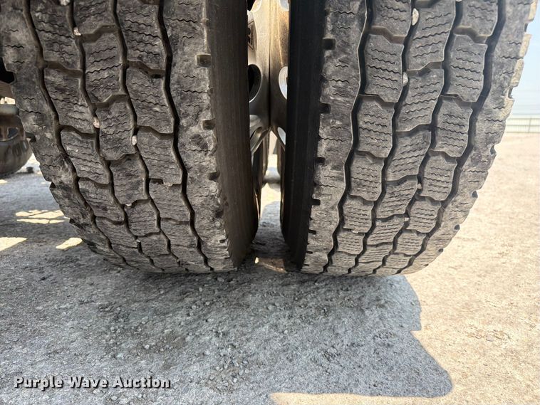 image for item YA4230 2022 International LT625 semi truck