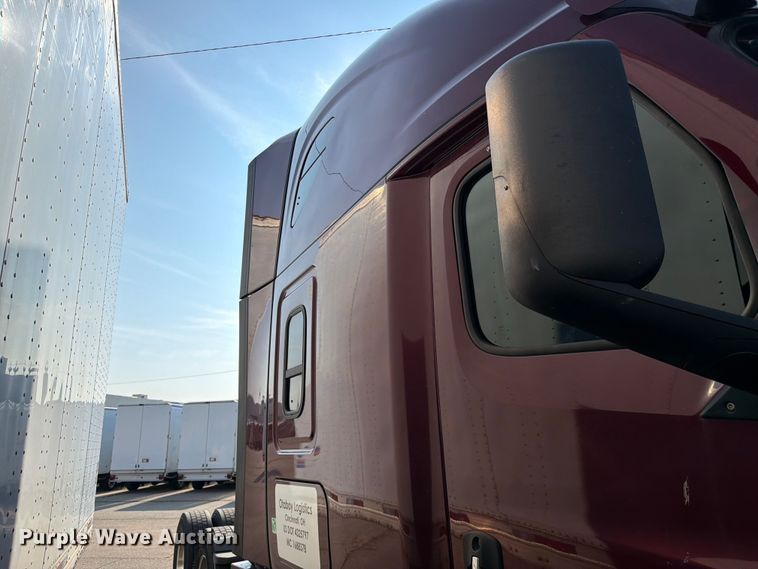 image for item YA4266 2021 Freightliner Cascadia 126 semi truck