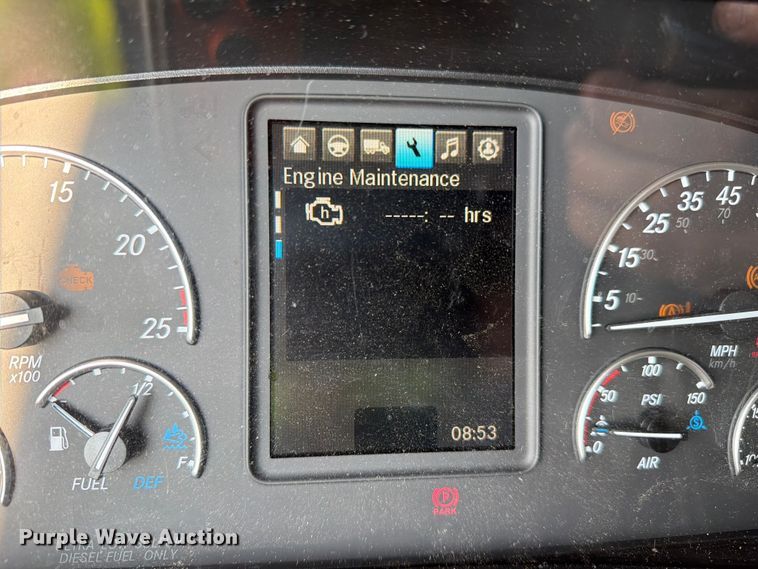 image for item YA4266 2021 Freightliner Cascadia 126 semi truck