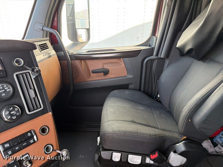 image for item YA4266 2021 Freightliner Cascadia 126 semi truck