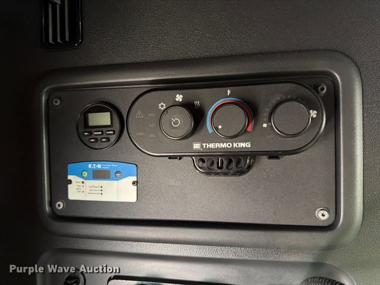 image for item YA4266 2021 Freightliner Cascadia 126 semi truck