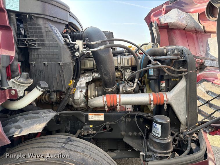 image for item YA4266 2021 Freightliner Cascadia 126 semi truck