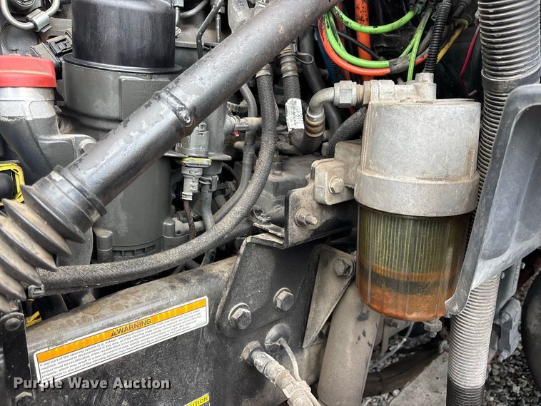 image for item YA4354 2015 Peterbilt 579 semi truck