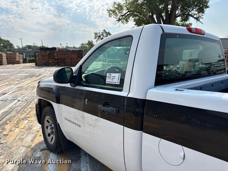 image for item DN6661 2010 Chevrolet Silverado 1500 pickup truck