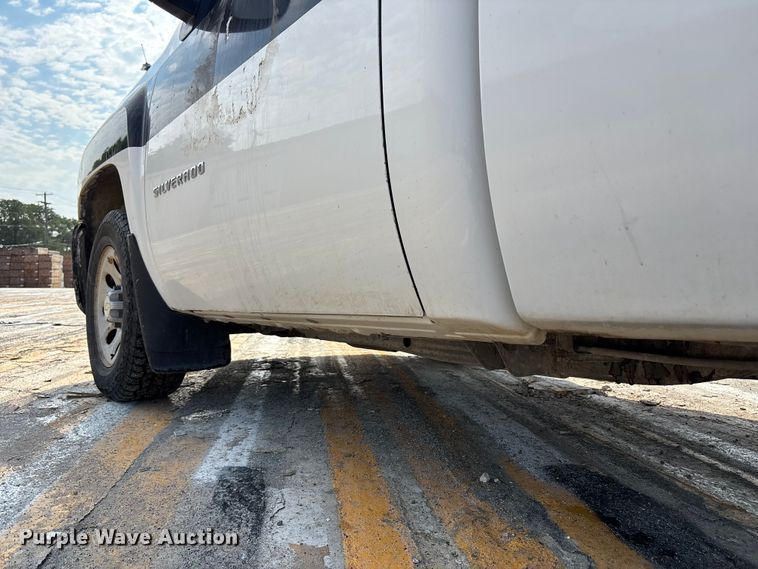 image for item DN6661 2010 Chevrolet Silverado 1500 pickup truck
