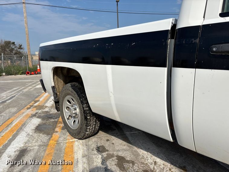image for item DN6661 2010 Chevrolet Silverado 1500 pickup truck