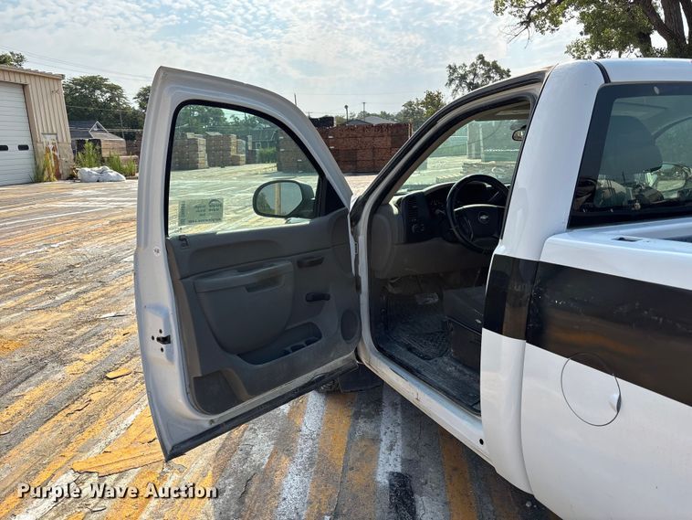 image for item DN6661 2010 Chevrolet Silverado 1500 pickup truck