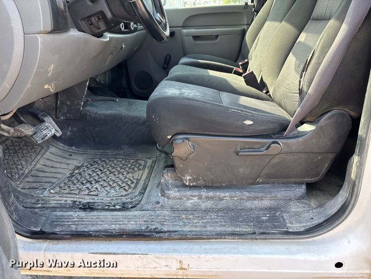 image for item DN6661 2010 Chevrolet Silverado 1500 pickup truck