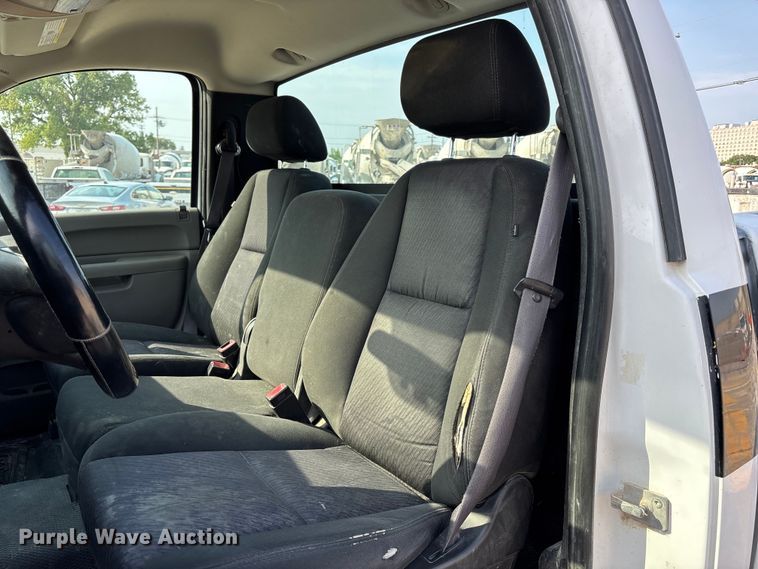 image for item DN6661 2010 Chevrolet Silverado 1500 pickup truck