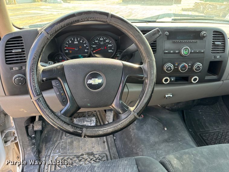 image for item DN6661 2010 Chevrolet Silverado 1500 pickup truck