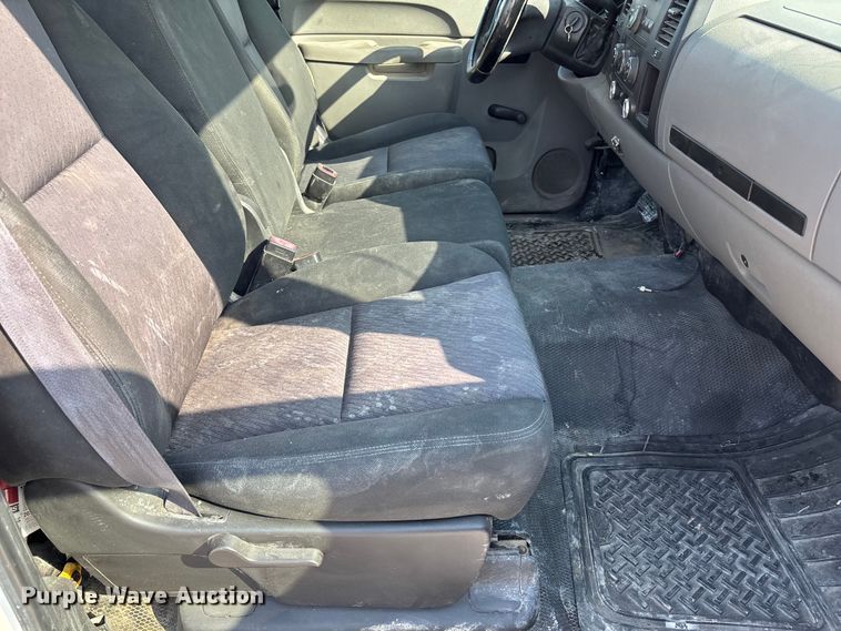image for item DN6661 2010 Chevrolet Silverado 1500 pickup truck
