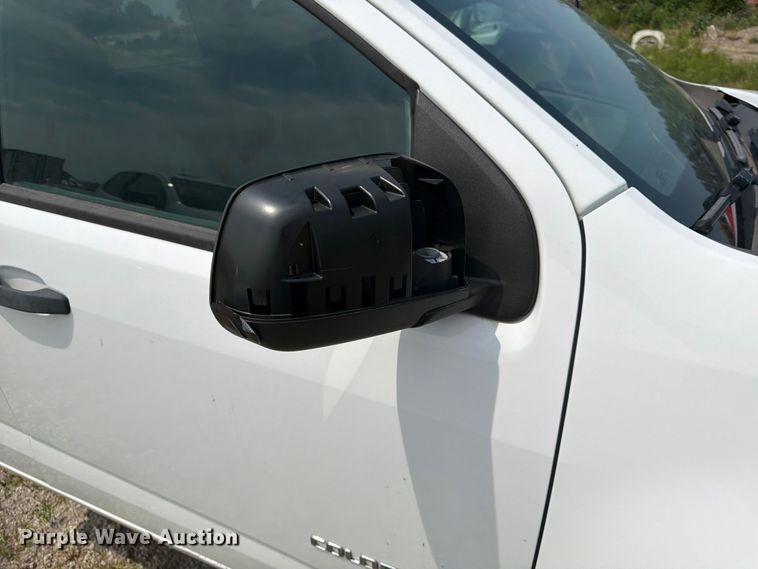 image for item DN6683 2017 Chevrolet Colorado Ext. Cab pickup truck cab and chassis