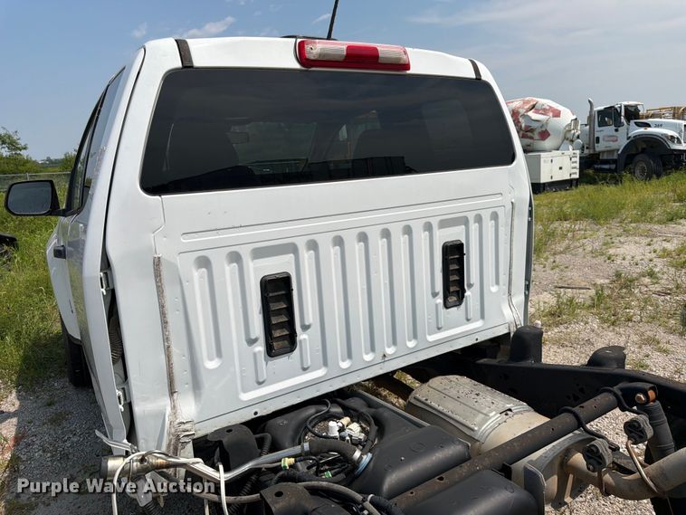 image for item DN6683 2017 Chevrolet Colorado Ext. Cab pickup truck cab and chassis