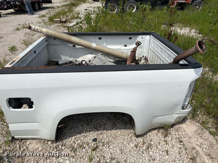 image for item DN6683 2017 Chevrolet Colorado Ext. Cab pickup truck cab and chassis