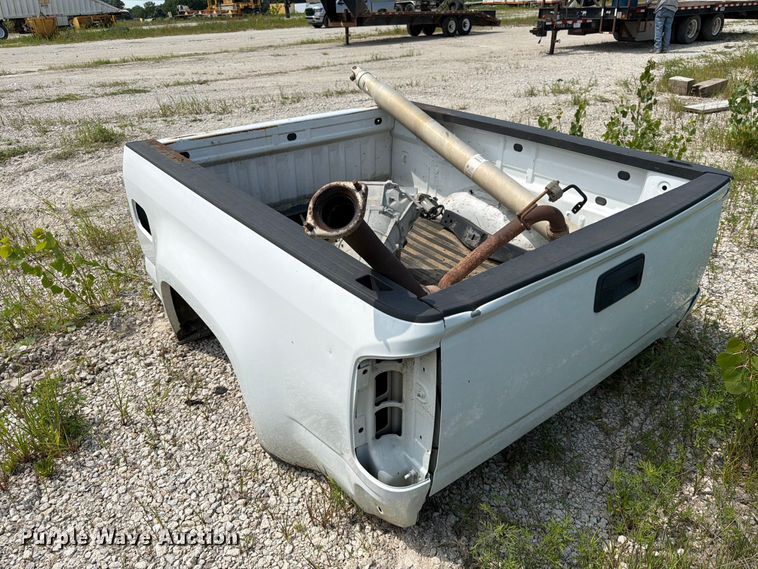 image for item DN6683 2017 Chevrolet Colorado Ext. Cab pickup truck cab and chassis