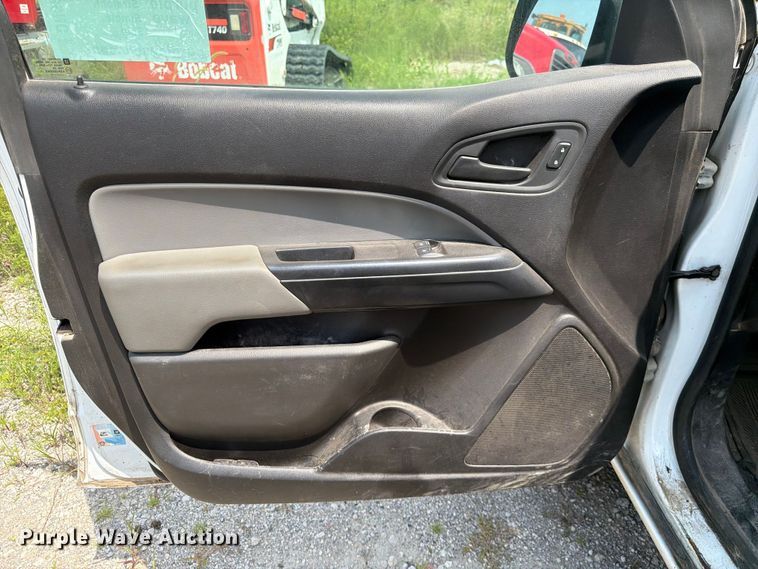 image for item DN6683 2017 Chevrolet Colorado Ext. Cab pickup truck cab and chassis