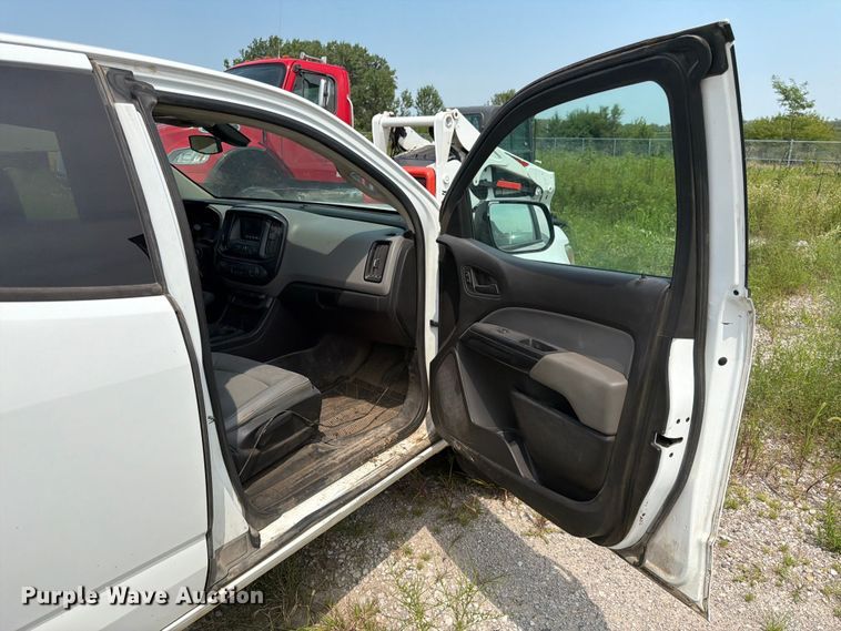 image for item DN6683 2017 Chevrolet Colorado Ext. Cab pickup truck cab and chassis