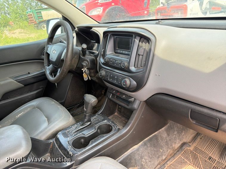 image for item DN6683 2017 Chevrolet Colorado Ext. Cab pickup truck cab and chassis