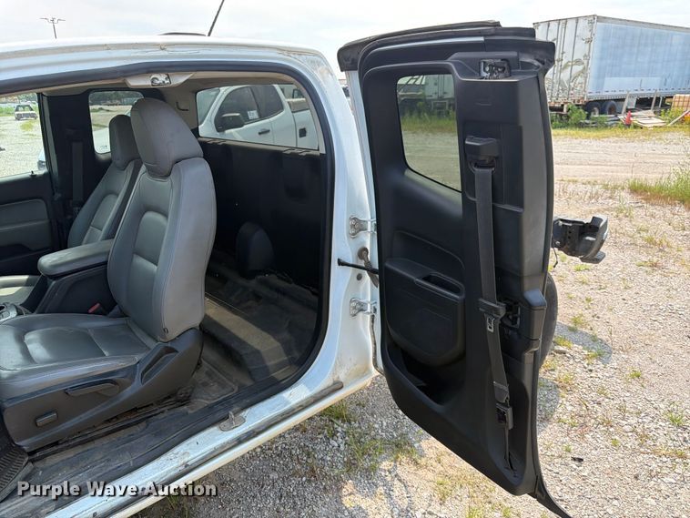 image for item DN6683 2017 Chevrolet Colorado Ext. Cab pickup truck cab and chassis