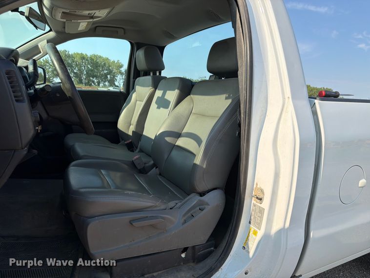 image for item DN6692 2016 Chevrolet Silverado 1500 pickup truck