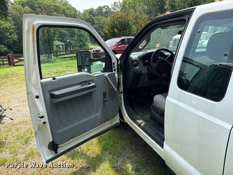 image for item DT2905 2015 Ford F250 Super Duty Ext. Cab pickup truck