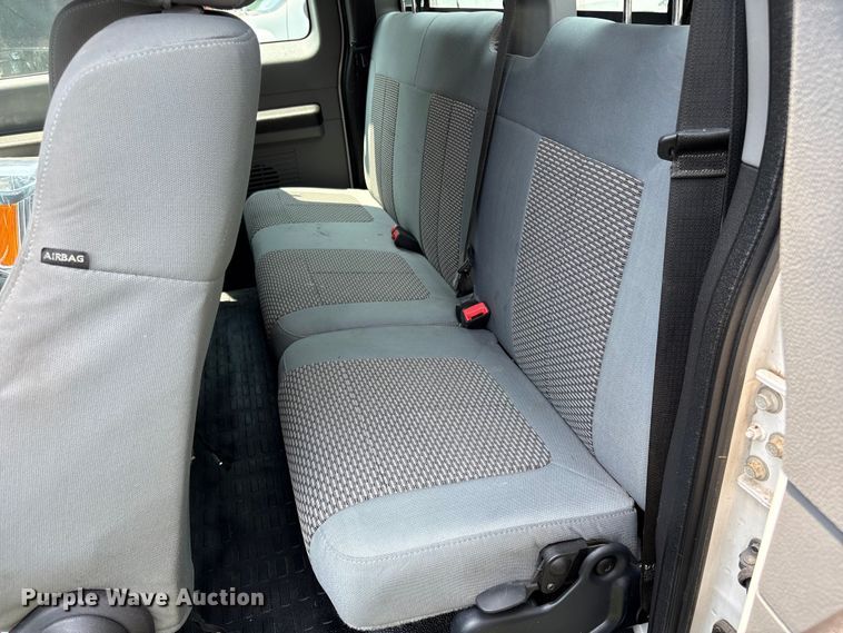 image for item DT2905 2015 Ford F250 Super Duty Ext. Cab pickup truck