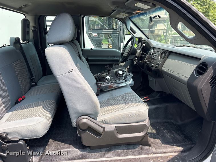 image for item DT2905 2015 Ford F250 Super Duty Ext. Cab pickup truck
