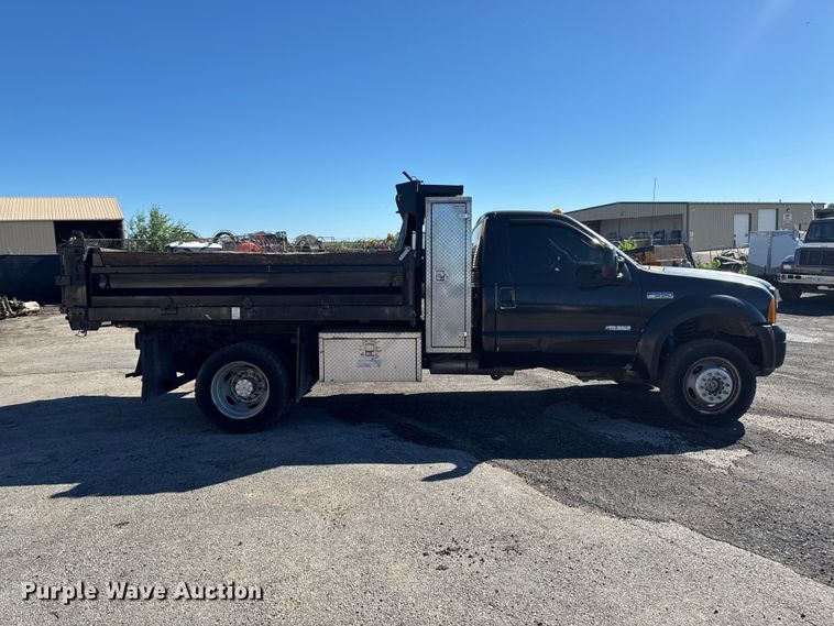 image for item DV2035 2007 Ford F550 Super Duty dump truck