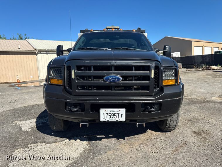 image for item DV2035 2007 Ford F550 Super Duty dump truck
