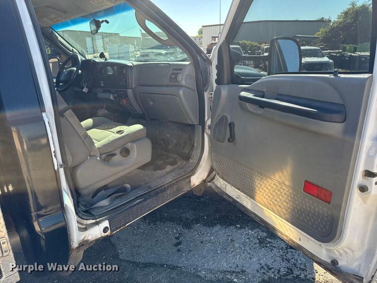 image for item DV2035 2007 Ford F550 Super Duty dump truck