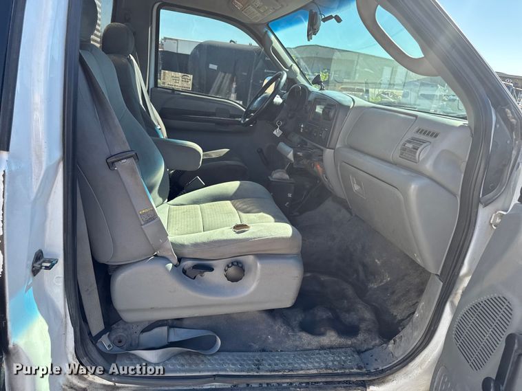 image for item DV2035 2007 Ford F550 Super Duty dump truck
